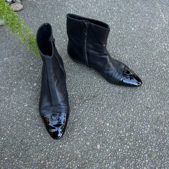 Salvatore Ferragamo Gancini Leather Paton Pointed Toe Bootie Boots Black Sz 8 - Picture 11 of 11